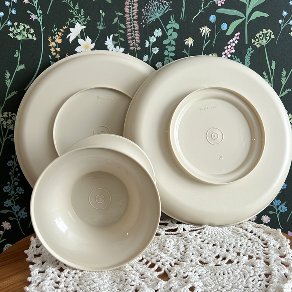 VINTAGE Tupperware Serve-it-All Cake Pie Dessert stand tray 3 pieces 1980’s - Picture 8 of 8